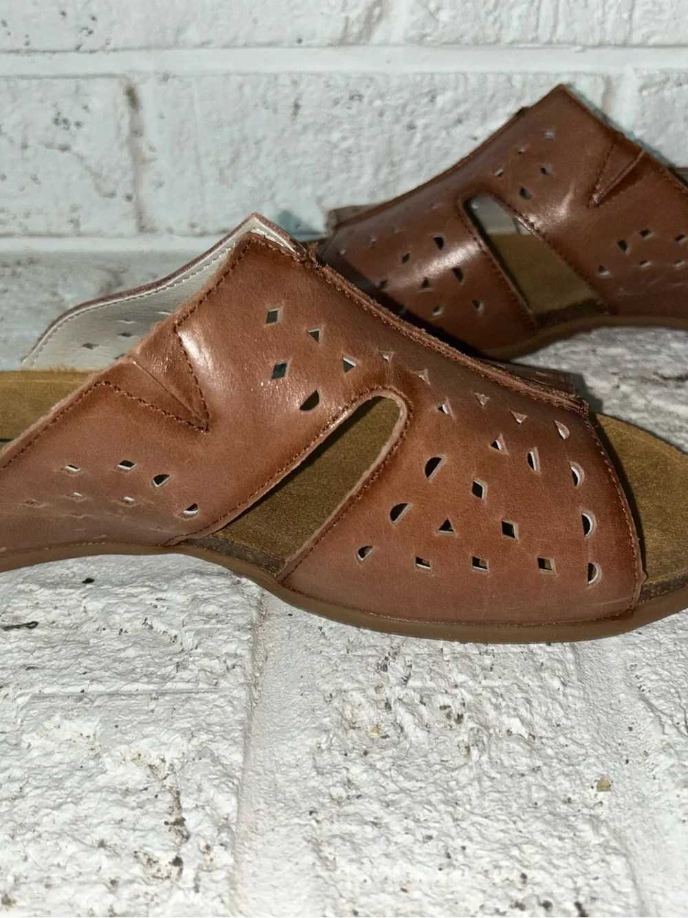 Propet Fionna Sz 10 Brown Perforated Leather Slide Sandals